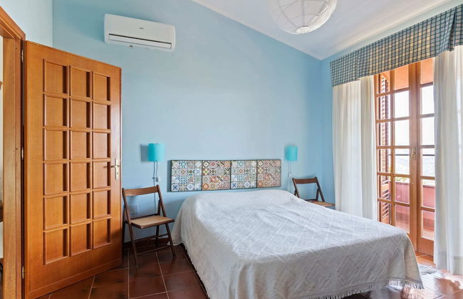 Belvilla by OYO Quaint Villa in Carini With Garden - Photo 3