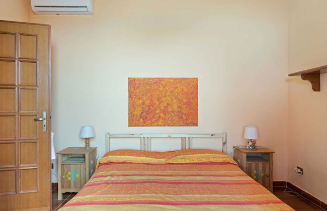 Belvilla by OYO Quaint Villa in Carini With Garden - Photo 7