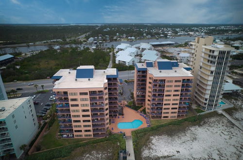 Photo 12 - Stunning Ground Floor Condo With Lush Lawn Overlooking White Sands