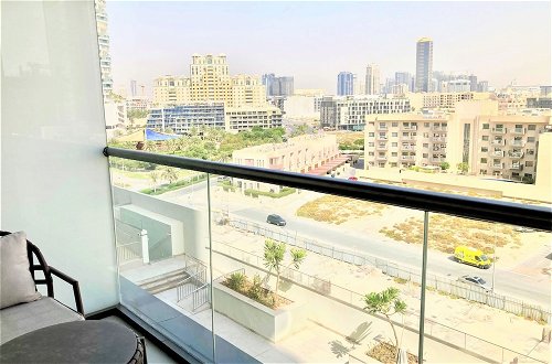 Photo 19 - Amazing Living With Balcony - Park View JVC