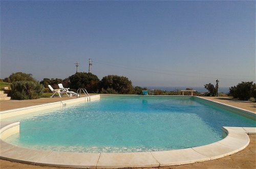 Foto 8 - Apartment in Countryside Villa With Pool Within the Se Sicilian Barocco Area