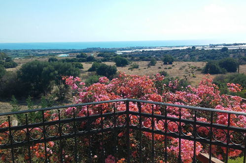 Foto 20 - Apartment in Countryside Villa With Pool Within the Se Sicilian Barocco Area