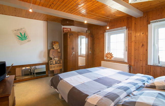 Charming Holiday Home in Houyet Near Forest - Photo 2