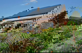 Foto 1 - Chalet in Somme-leuze With Hot Tub & Sauna