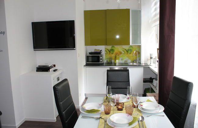 GoVienna Small Modern Apartment - Foto 1
