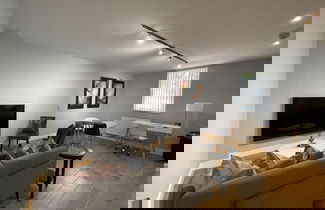 Photo 1 - Luxurious Private One Bedroom Apartment