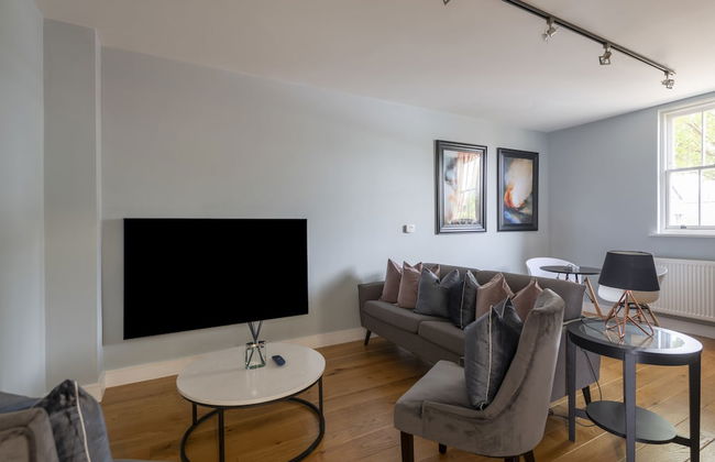 Luxurious Private One Bedroom Apartment - Foto 8