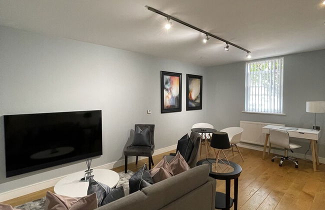 Luxurious Private One Bedroom Apartment - Foto 18
