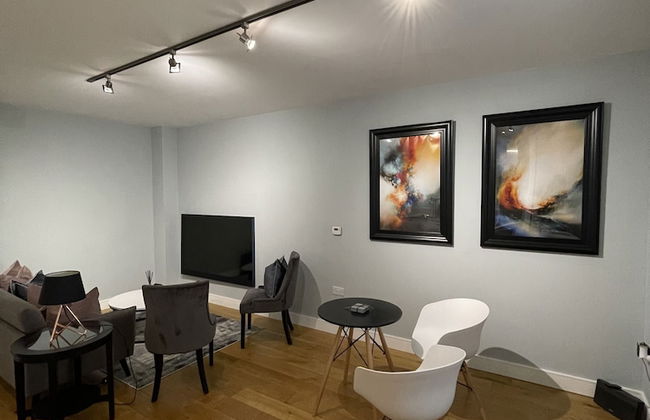 Luxurious Private One Bedroom Apartment - Foto 22