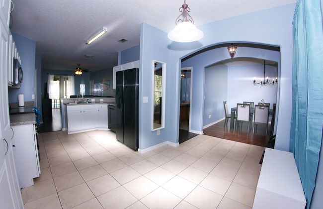 5/4 Pool Home Located in Sunset Ridge Community! - Foto 2