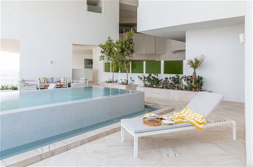 Foto 6 - Elegant 2BR Apartment in The Five w/ Private Pool