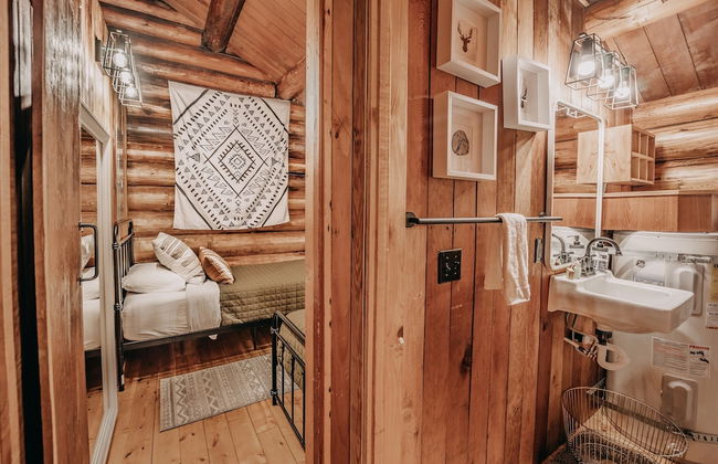 76GS - Genuine Log Cabin - WI-FI - Pets Ok - Sleeps 4 - Foto 8