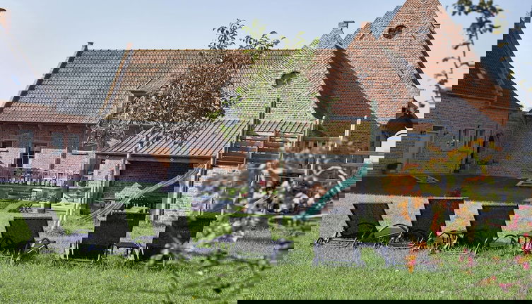 Foto 1 - Mansion With Cozy Open Fireplace, Nearby the Coast