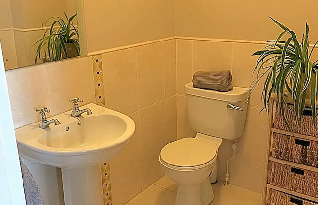 Immaculate 3-bed House With Private Secure Garden - Foto 27