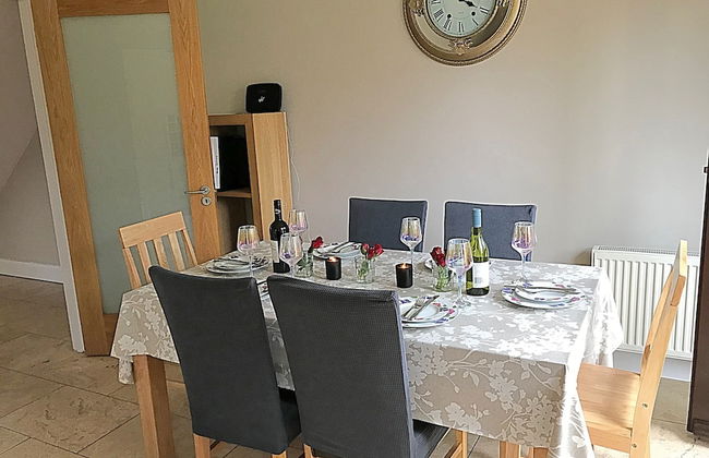 Immaculate 3-bed House With Private Secure Garden - Foto 19