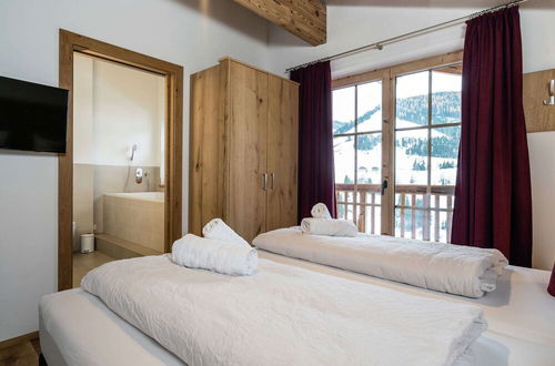 Photo 6 - Superbly Located Premium Chalet With Sauna