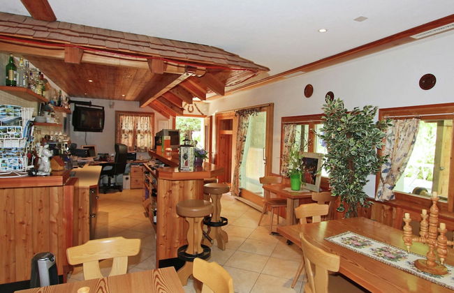 Chalet in Alps Near Ski Slopes - Foto 11