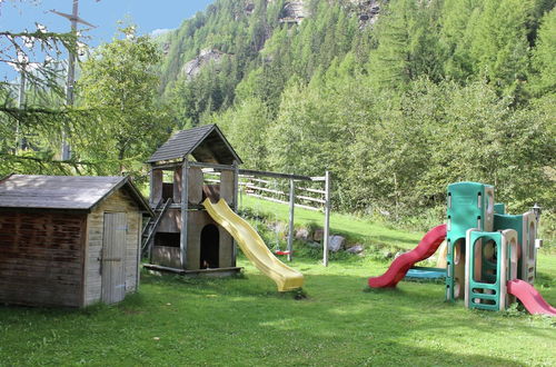 Photo 11 - Modern Chalet in Saas-balen With Garden