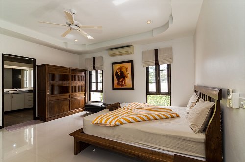 Foto 17 - 4 Bedroom Private Bali Style Villa HH1