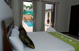 Photo 3 - 4 Bedroom Private Bali Style Villa HH1