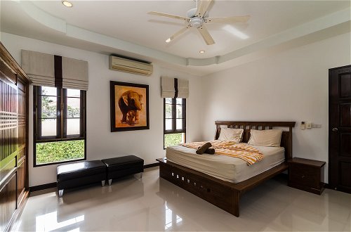 Photo 19 - 4 Bedroom Private Bali Style Villa HH1