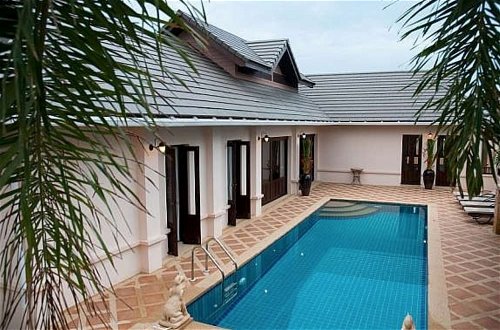 Photo 30 - 4 Bedroom Private Bali Style Villa HH1
