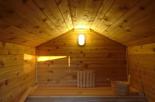 Photo 18 - Relaxing Studio - Sauna - Luxe Bed - Pet-friendly