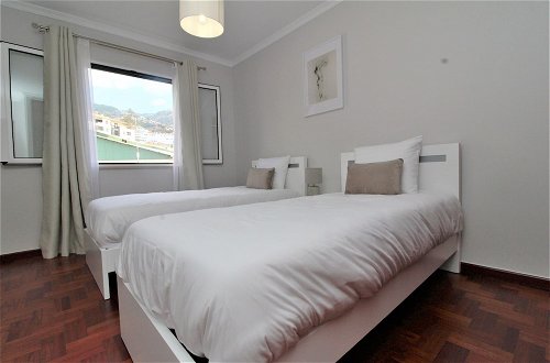 Photo 4 - Grey Apartment in City Center with Sea View