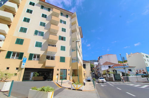 Photo 20 - Grey Apartment in City Center with Sea View