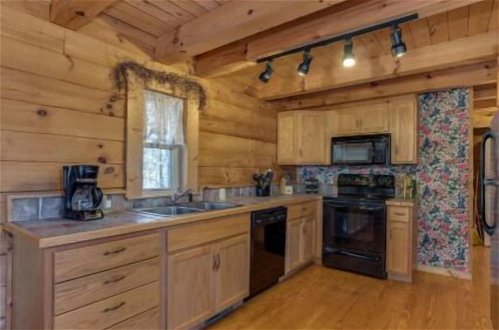 Photo 11 - Horseshow Hideaway – Pet Friendly Cabin, 7 Minutes to TIEC