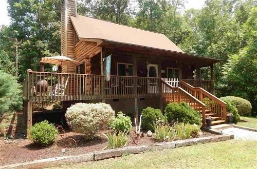 Photo 22 - Horseshow Hideaway – Pet Friendly Cabin, 7 Minutes to TIEC