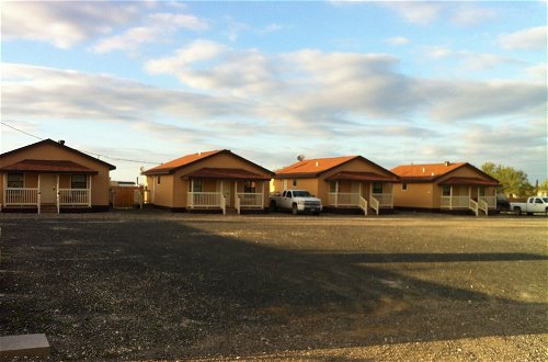 Foto 15 - Desert Meadow Lodge