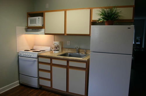 Photo 13 - Affordable Suites of America