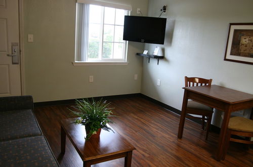 Photo 15 - Affordable Suites of America