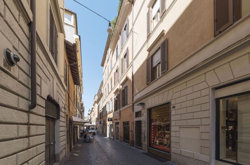 Photo 25 - Piazza di Spagna Stylish Flat