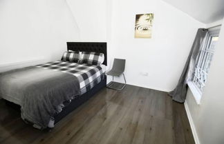 Photo 3 - 3-beds House in Manchester for up to 6 People