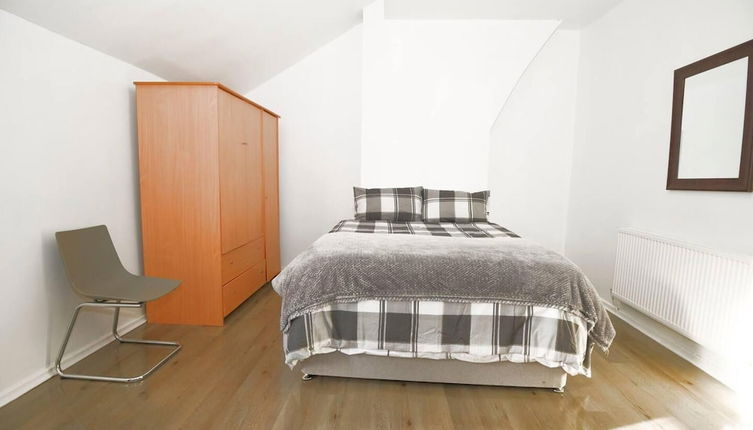 Photo 1 - 3-beds House in Manchester for up to 6 People