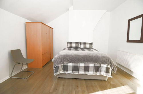 Photo 1 - 3-beds House in Manchester for up to 6 People