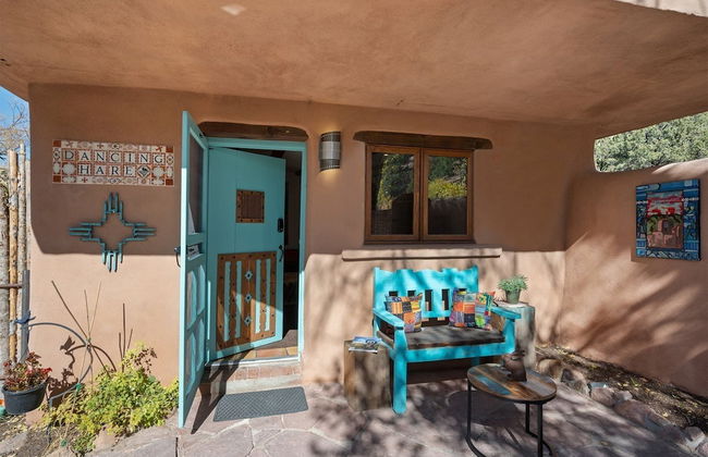 Dancing Hare - Colorful and Inviting Tesuque Home Right Next to Bishop`s Lodge - Photo 24