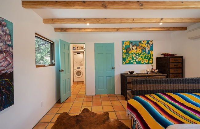 Dancing Hare - Colorful and Inviting Tesuque Home Right Next to Bishop`s Lodge - Photo 17