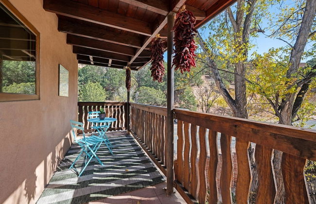 Dancing Hare - Colorful and Inviting Tesuque Home Right Next to Bishop`s Lodge - Photo 12