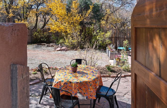 Dancing Hare - Colorful and Inviting Tesuque Home Right Next to Bishop`s Lodge - Photo 21