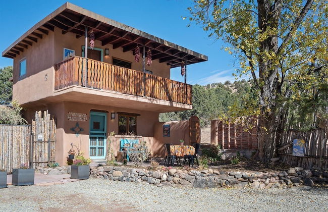 Dancing Hare - Colorful and Inviting Tesuque Home Right Next to Bishop`s Lodge - Photo 23
