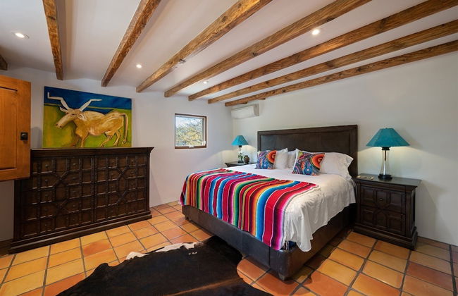 Dancing Hare - Colorful and Inviting Tesuque Home Right Next to Bishop`s Lodge - Photo 11