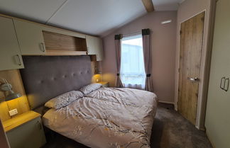 Photo 3 - Stunning Platinum Caravan in Rhyl 2 Mins to Beach