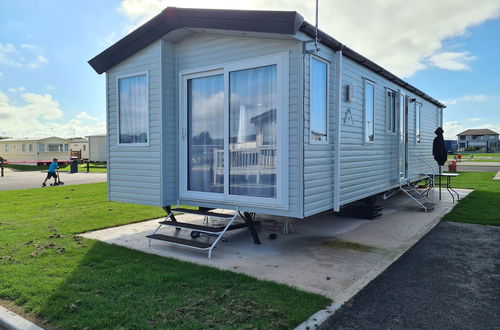 Photo 16 - Stunning Platinum Caravan in Rhyl 2 Mins to Beach