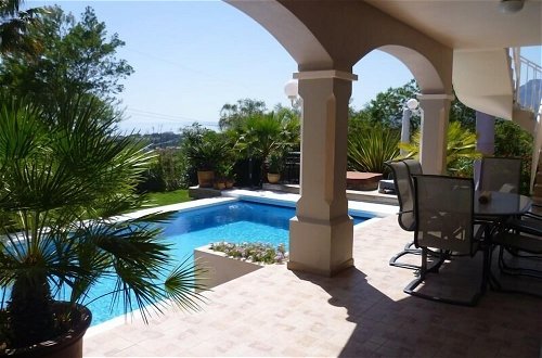 Foto 46 - Luxury Villa With Pool & Jacuzzi