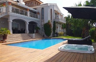 Photo 1 - Luxury Villa With Pool & Jacuzzi