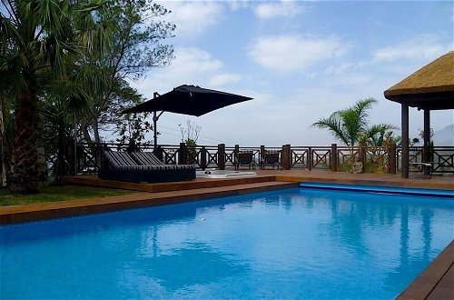 Photo 38 - Luxury Villa With Pool & Jacuzzi