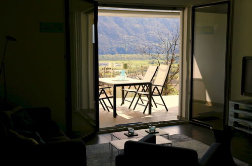 Photo 15 - Beautiful Lake-view Apartment